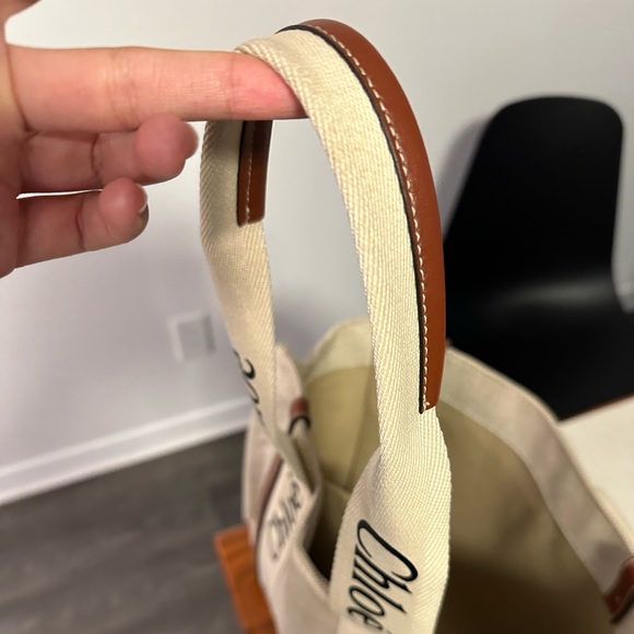 Chloe woody tote in medium - Picture 5 of 9